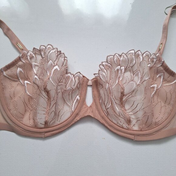 Triumph Elusive Essence Bra 32D NWT - Picture 10 of 10
